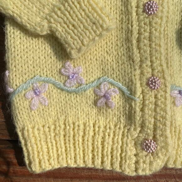 Vintage Hand Knit Baby Sweater 12M Hood Yellow Pink Flowers Cottagecore Cardigan - Picture 7 of 16